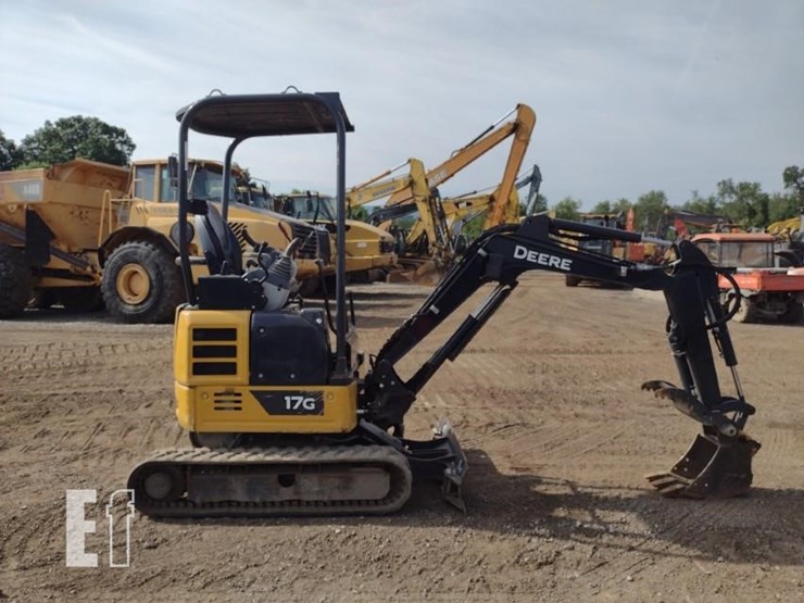 2022-deere-17g-image-3