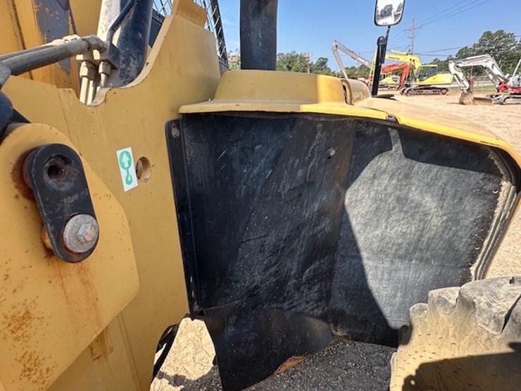 2005-caterpillar-th360b-image-44