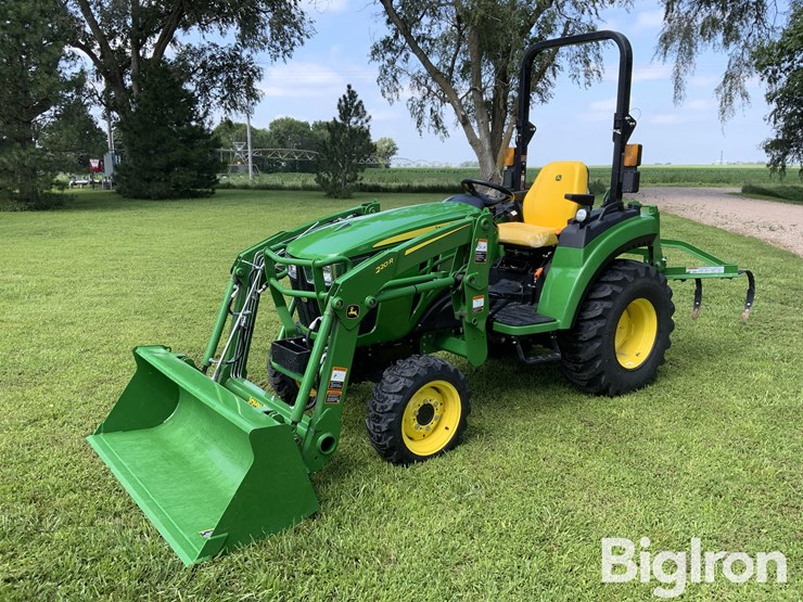 2023-john-deere-2032r-image-1