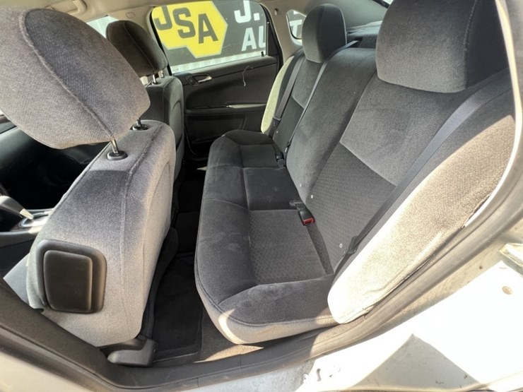 2013-chevrolet-impala-sedan-image-20