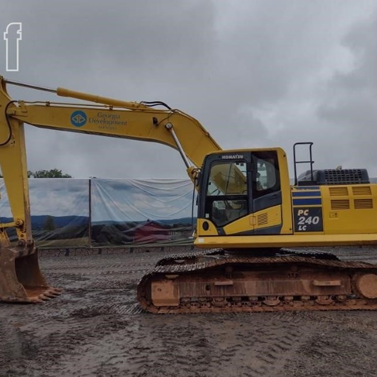 2017 KOMATSU PC240 LC-11