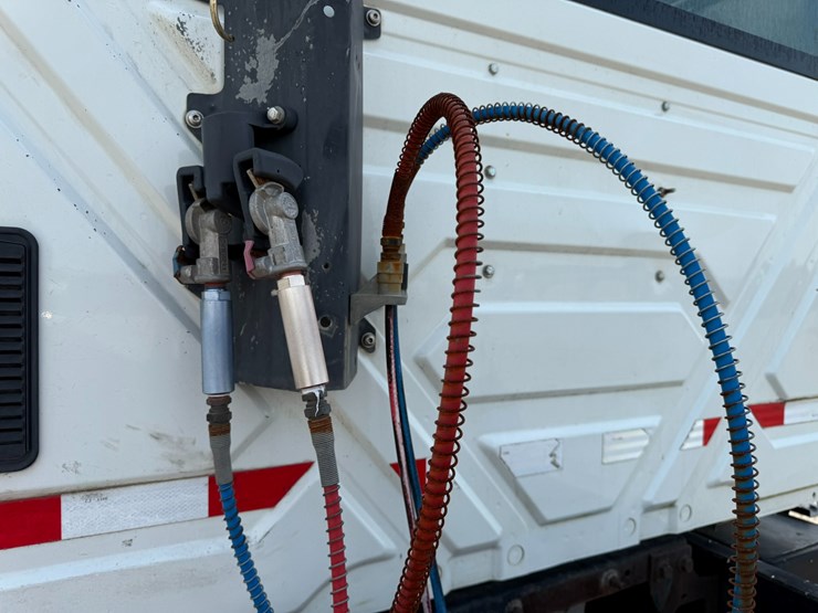 2006-international-durastar-4400-image-31