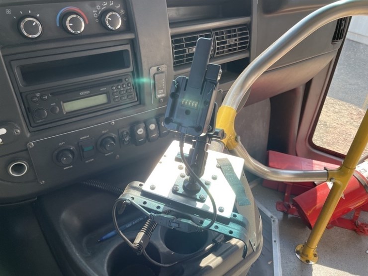2015-chevrolet-express-paratransit-bus-image-30