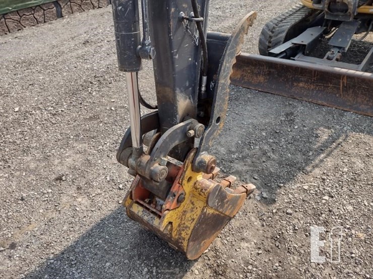 2018-deere-35g-image-16