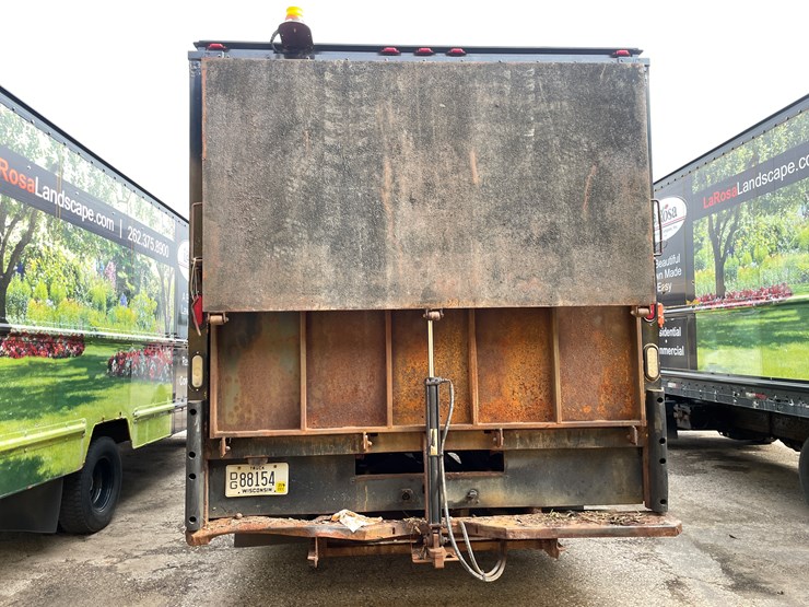 #9856-•-2011-gmc-box-truck-(has-wi-title)-image-5