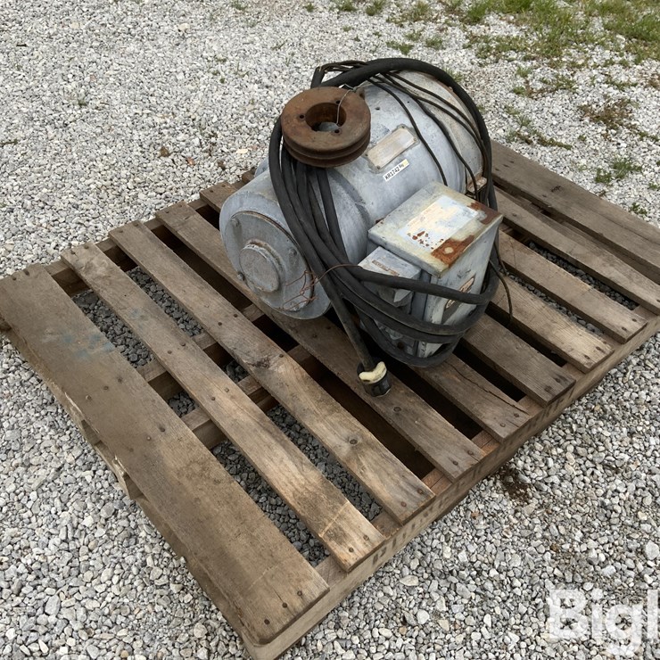 Brushless AC Generator