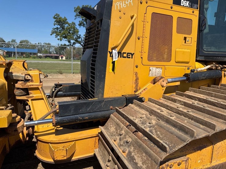 2017-caterpillar-d6k2-lgp-image-19