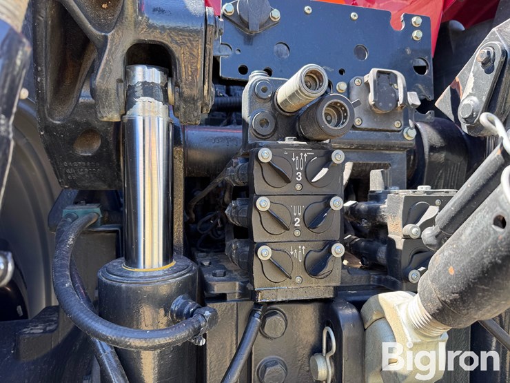 2016-case-ih-magnum-340-cvt-image-12
