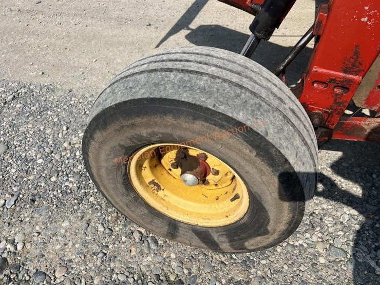 new-holland-1432-image-15