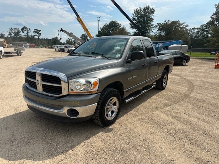 2006-dodge-ram-1500-image-1