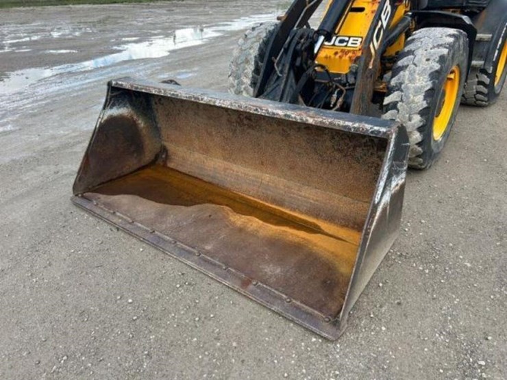 2019-jcb-409-image-33