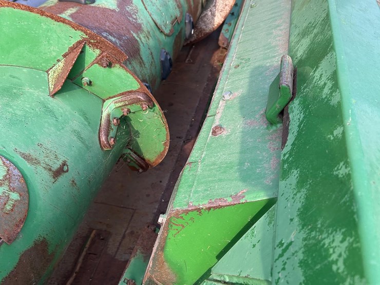 2011-john-deere-635f-image-23