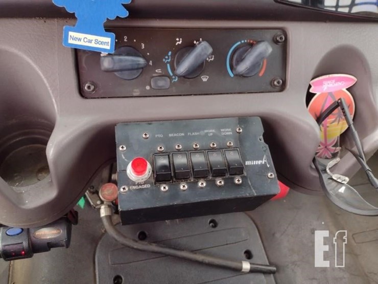 2019-18-freightliner-m2-106-rollback^title^-9506-image-12