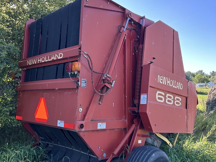 new-holland-688-image-3