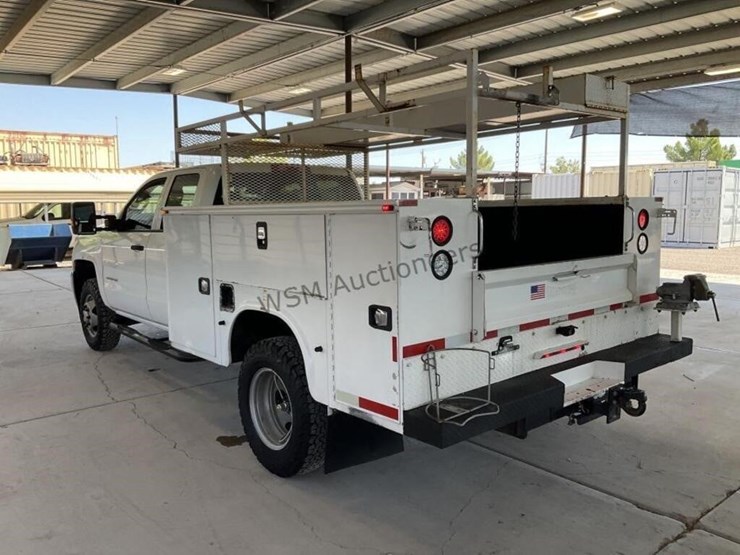 2015-chevrolet-3500-image-5