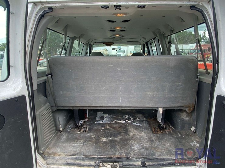 2006-ford-e350-image-22