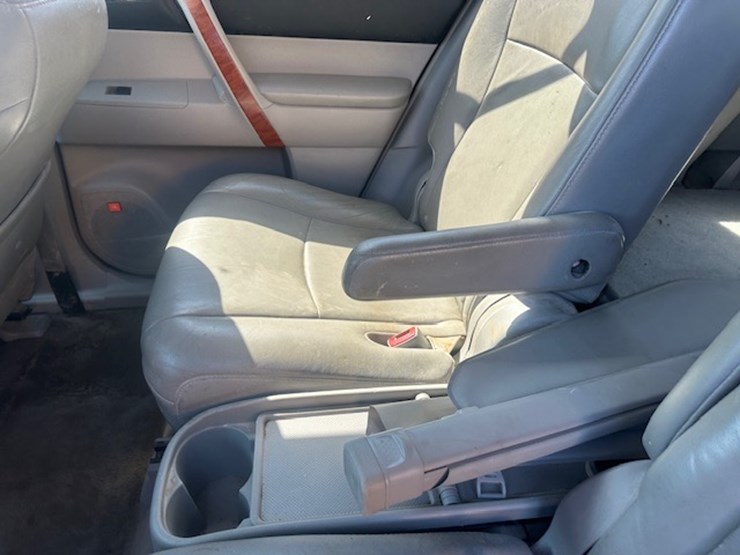 2010-toyota-highlander-image-27