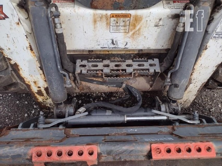 2015-bobcat-s650-image-16