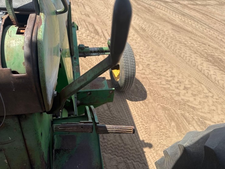 john-deere-3020-image-19