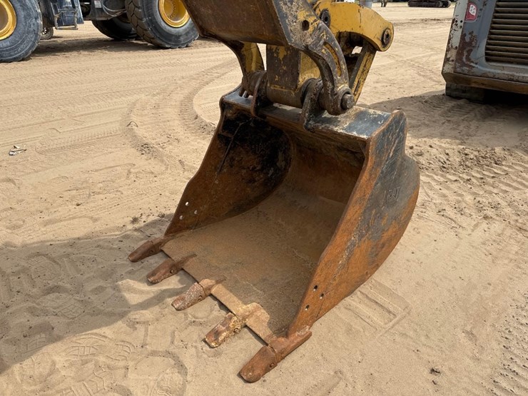 2017-caterpillar-307e2-image-26
