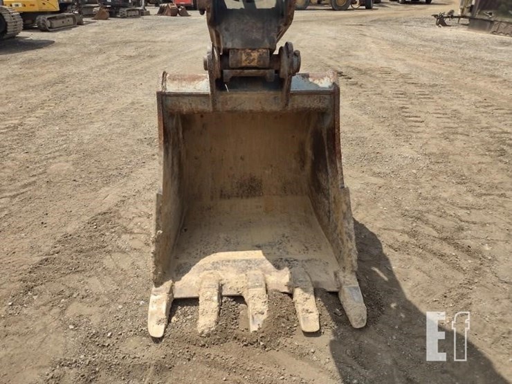 2019-deere-135g-image-15