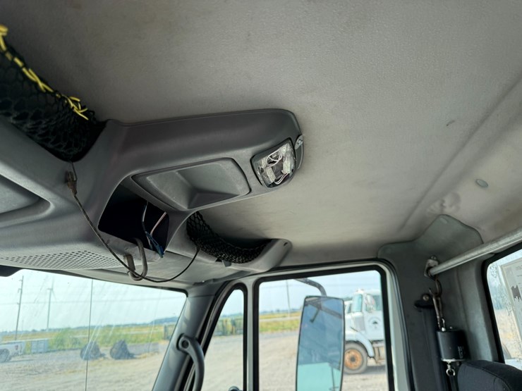 2005-international-durastar-4300-image-129