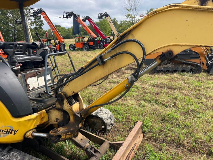 komatsu-pc35mr-2-image-14
