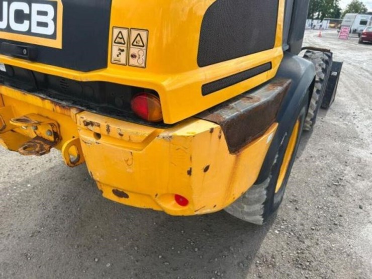 2019-jcb-409-image-54