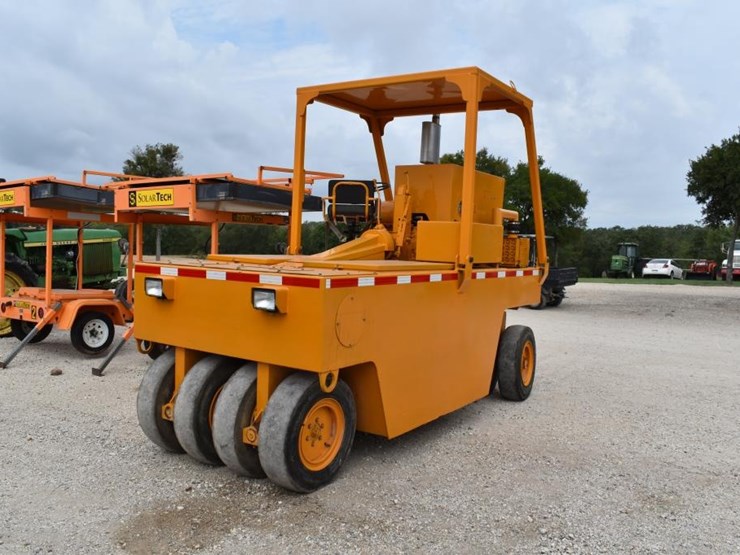 ingram-pneumatic-rubber-tire-roller-(totally-rebuilt)-(serial-#-unknown)-(s-image-3