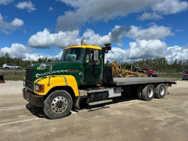 1999-mack-ch613-image-1