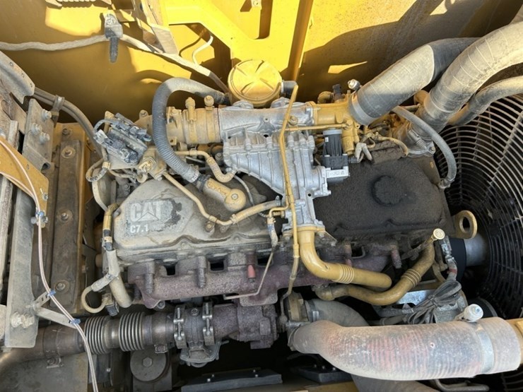 2018-caterpillar-c7-image-47