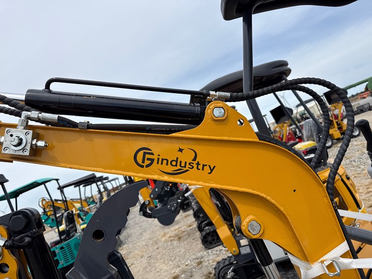 #220-•-#26493-•-unused-cfg-qk18r-mini-excavator-image-7