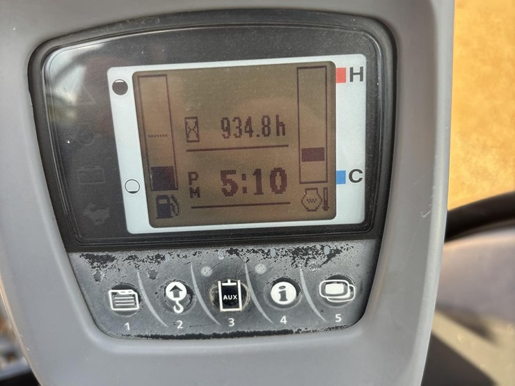 2022-kubota-kx040-4-image-7