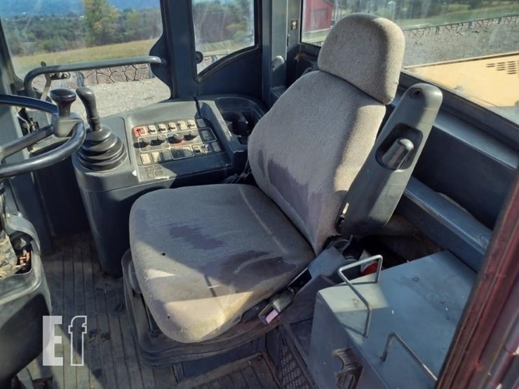 2003-deere-444h-image-13
