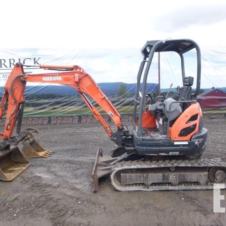 2016 KUBOTA U25