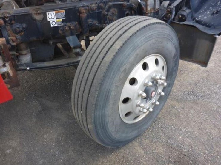 2015-peterbilt-367-image-54