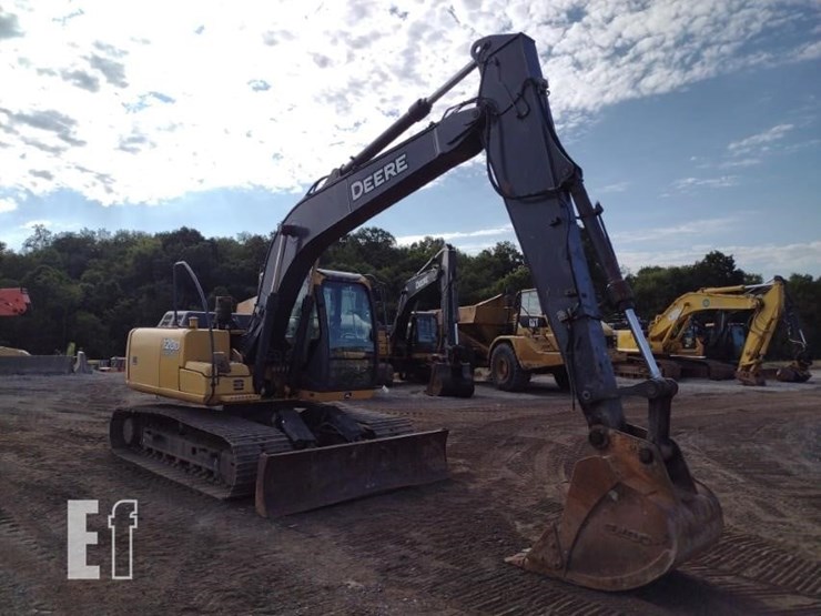 2010-deere-120d-image-49