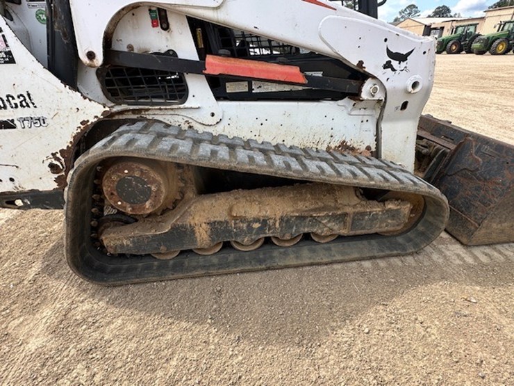 2015-bobcat-t750-image-27