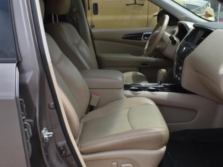 2014-nissan-pathfinder-sl-image-8