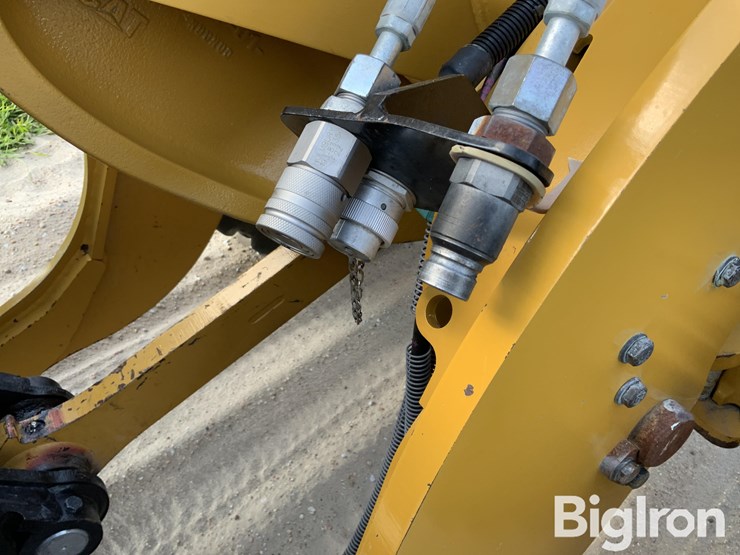 2019-caterpillar-906m-image-14