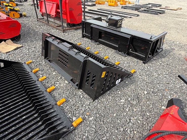 #2000-•-#26343-•-unused-giyi-66"-skid-steer-rock-bucket-cysd2507107-image-4