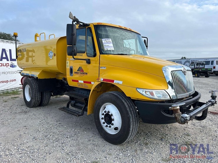 2013-international-durastar-4300-image-2