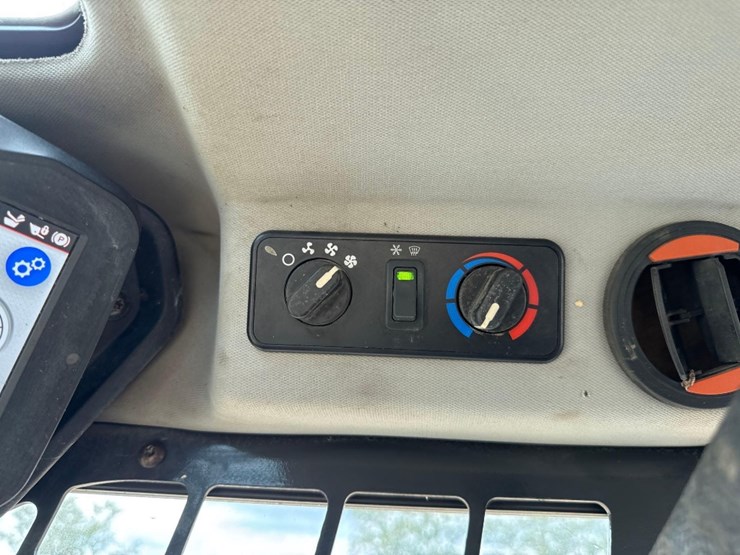 2021-bobcat-t66-image-29