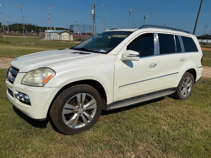 2011-mercedes-benz-gl450-image-1