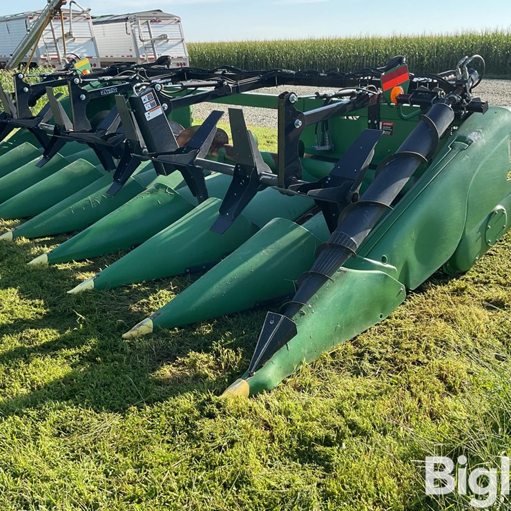 2013 JOHN DEERE 608C