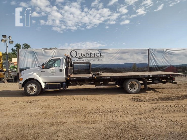 2013-ford-f650-xlt-image-1