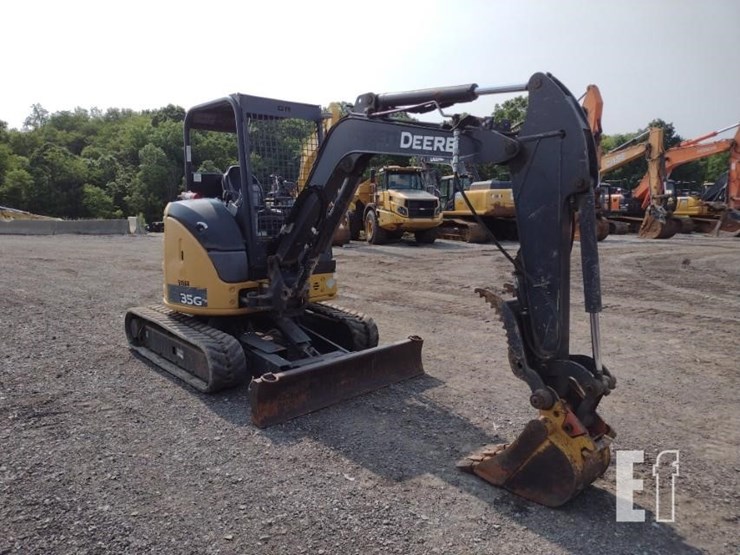 2018-deere-35g-image-47