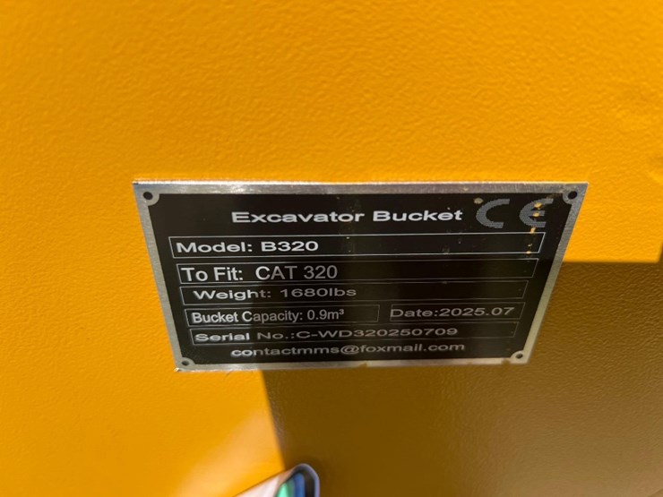 caterpillar-320-image-3