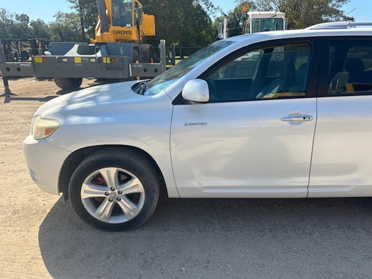 2010-toyota-highlander-image-15
