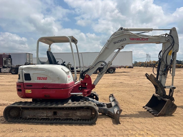 2015-takeuchi-tb260-image-5